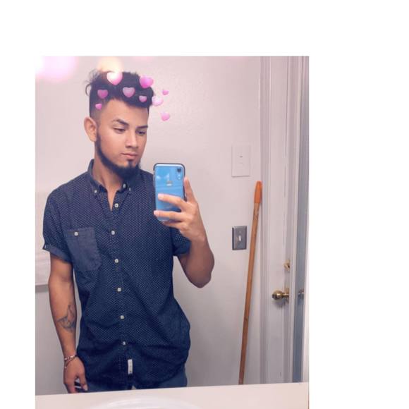 Meet your Posher, Carlos - Picture 1 of 1